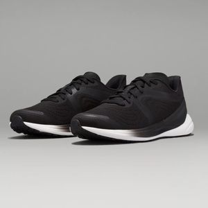NWT lululemon blissfeel 2 shoes